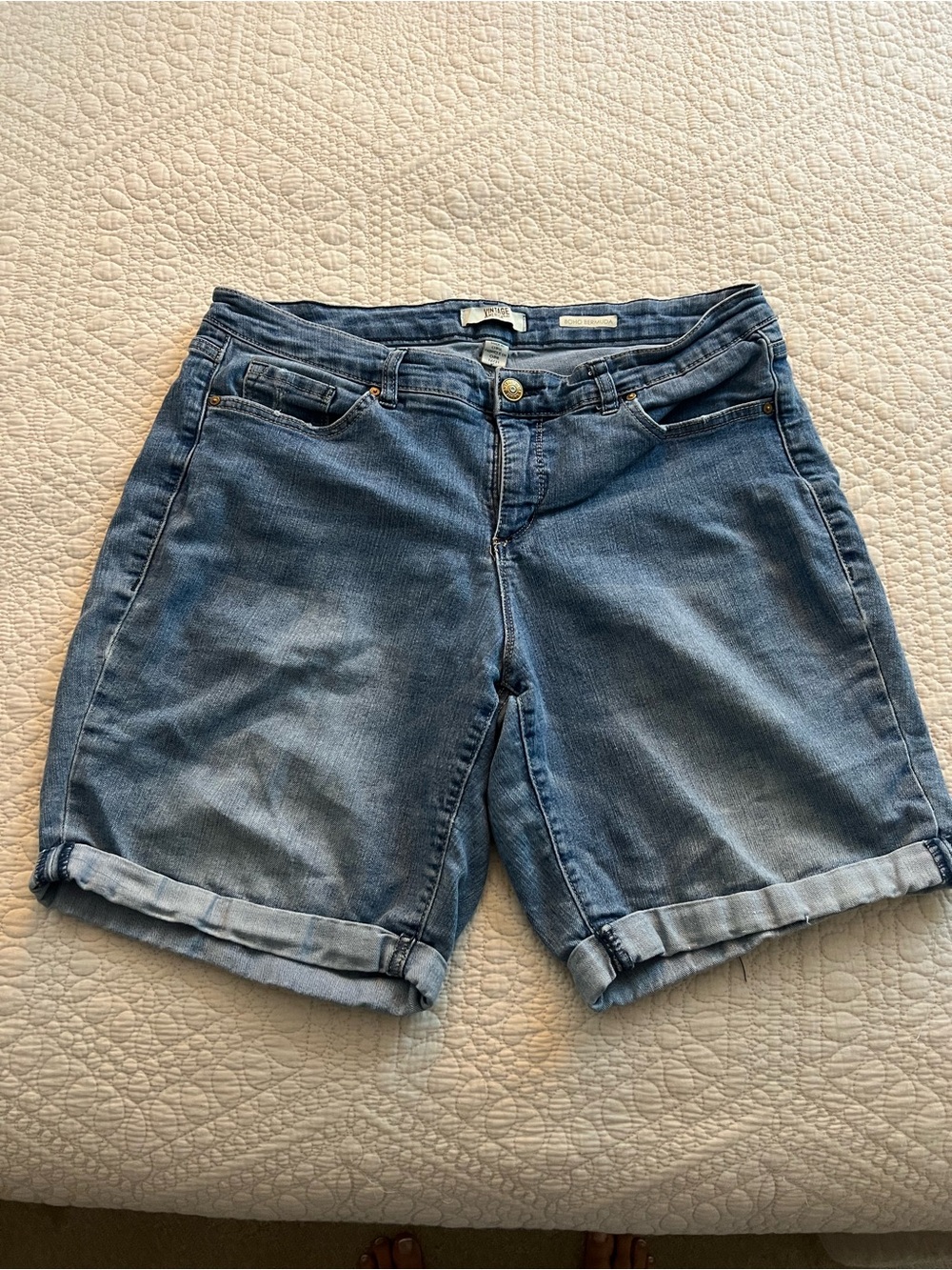 Vintage America Rolled-Hem Denim Shorts - Blue